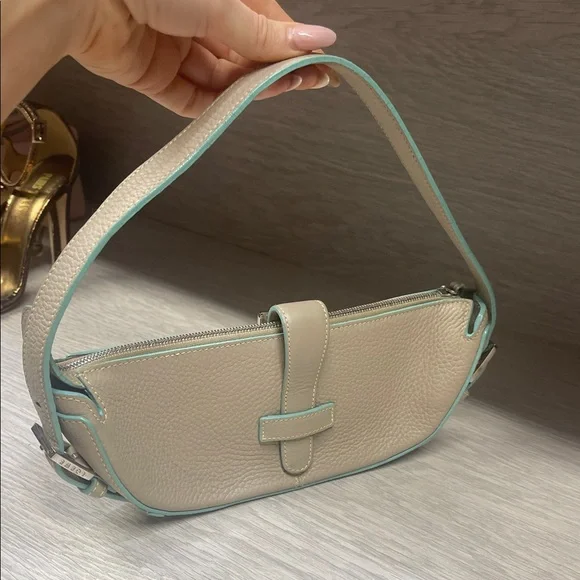 Loewe Shoulder Bag - Picture 4 of 5